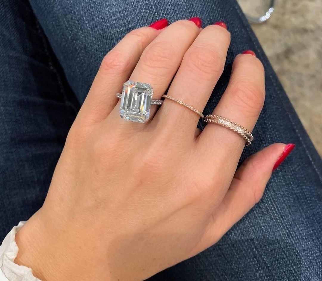 Emerald cut engagement ring