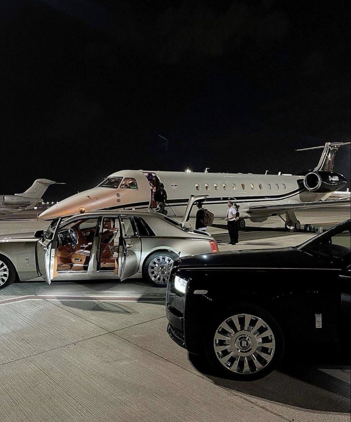 Stress-Free Travel: Taxi Services Between UK Airports and Cities
