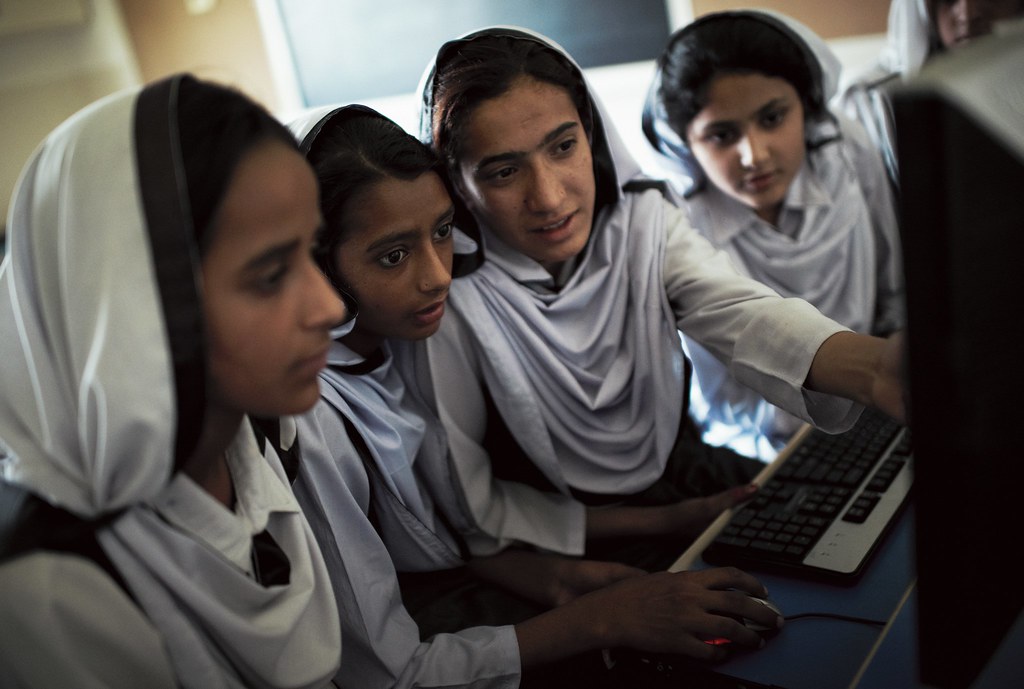 5 Education 5.0 Technologies Changing How Pakistani Students Learn