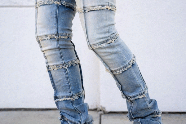 Stacked Jeans: The Denim Trend That’s Defining Modern Style