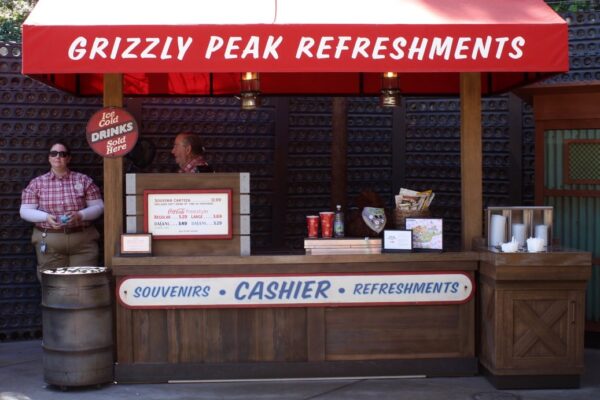 Leading Vending Machine Company Delivers Smart Solutions vending machine company